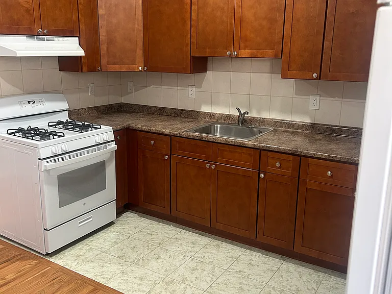 231 Dayton Ave #5 — Photo 3