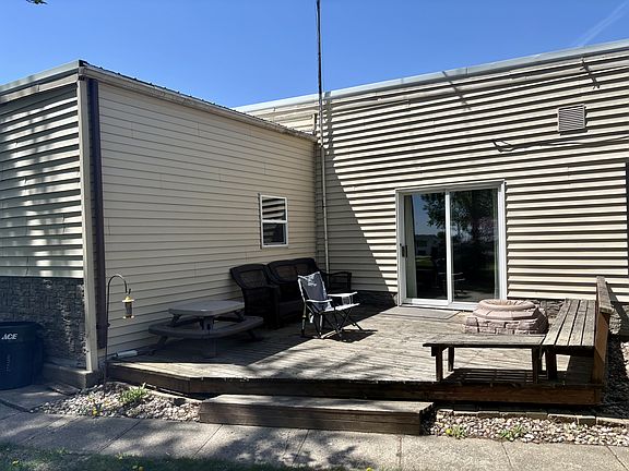 3rd image of 100 N 4th St #2