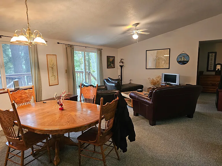 10027 Yaquina Bay Rd — Photo 37