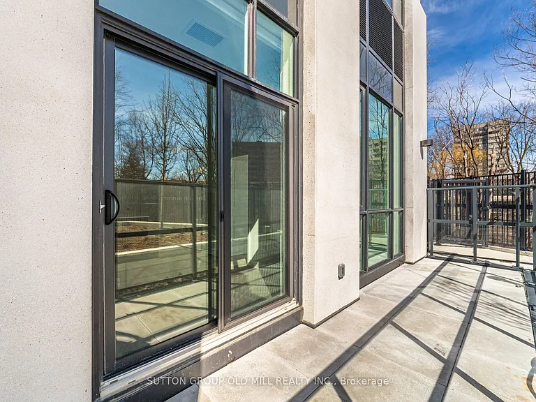 204 Burnhamthorpe Rd E #104 — Photo 36