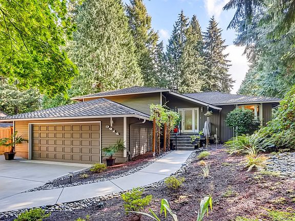 3rd image of 3214 Sahalee Dr W