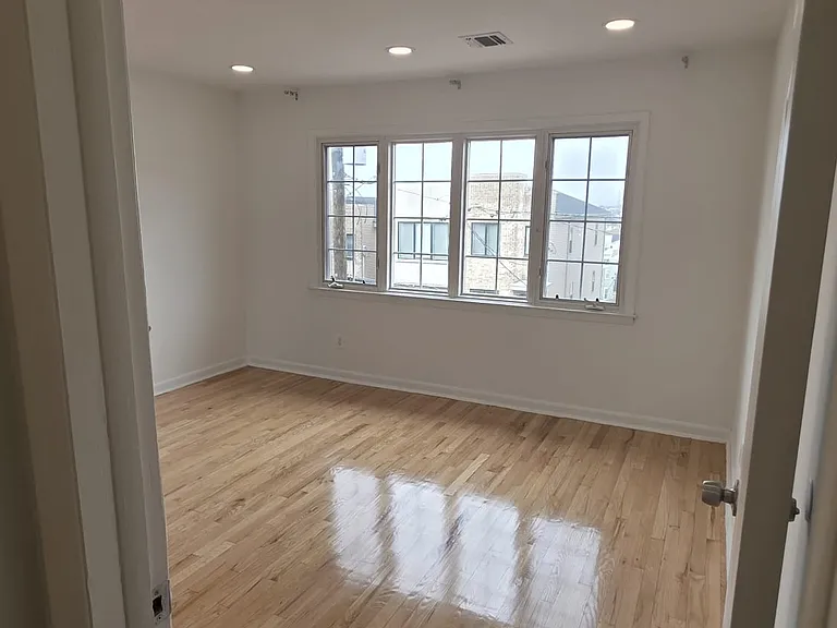 5200 Meadowview Ave #2 — Photo 31