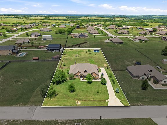 2nd image of 140 Heather Ln