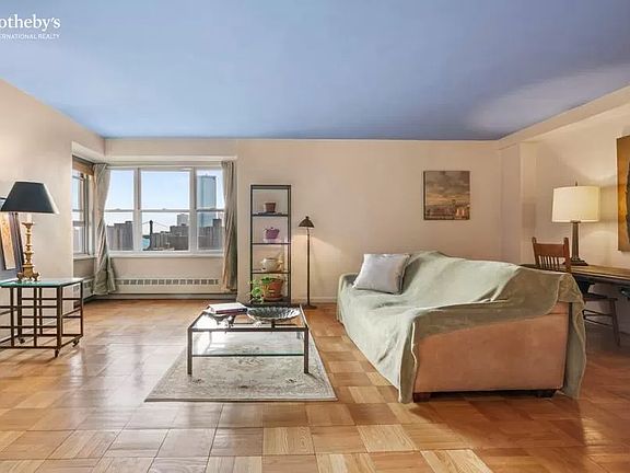 2nd image of 568 Grand St APT J1803