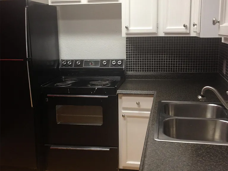 1624 Aquarena Springs Dr #B114 — Photo 3