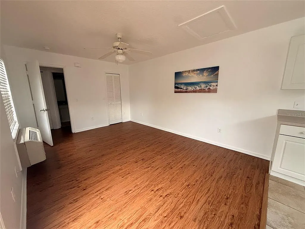 Studio, 1.0 bath, 450 sqft, $900 — Photo 3