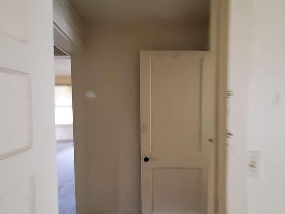 4th image of 512 S Wall St #3