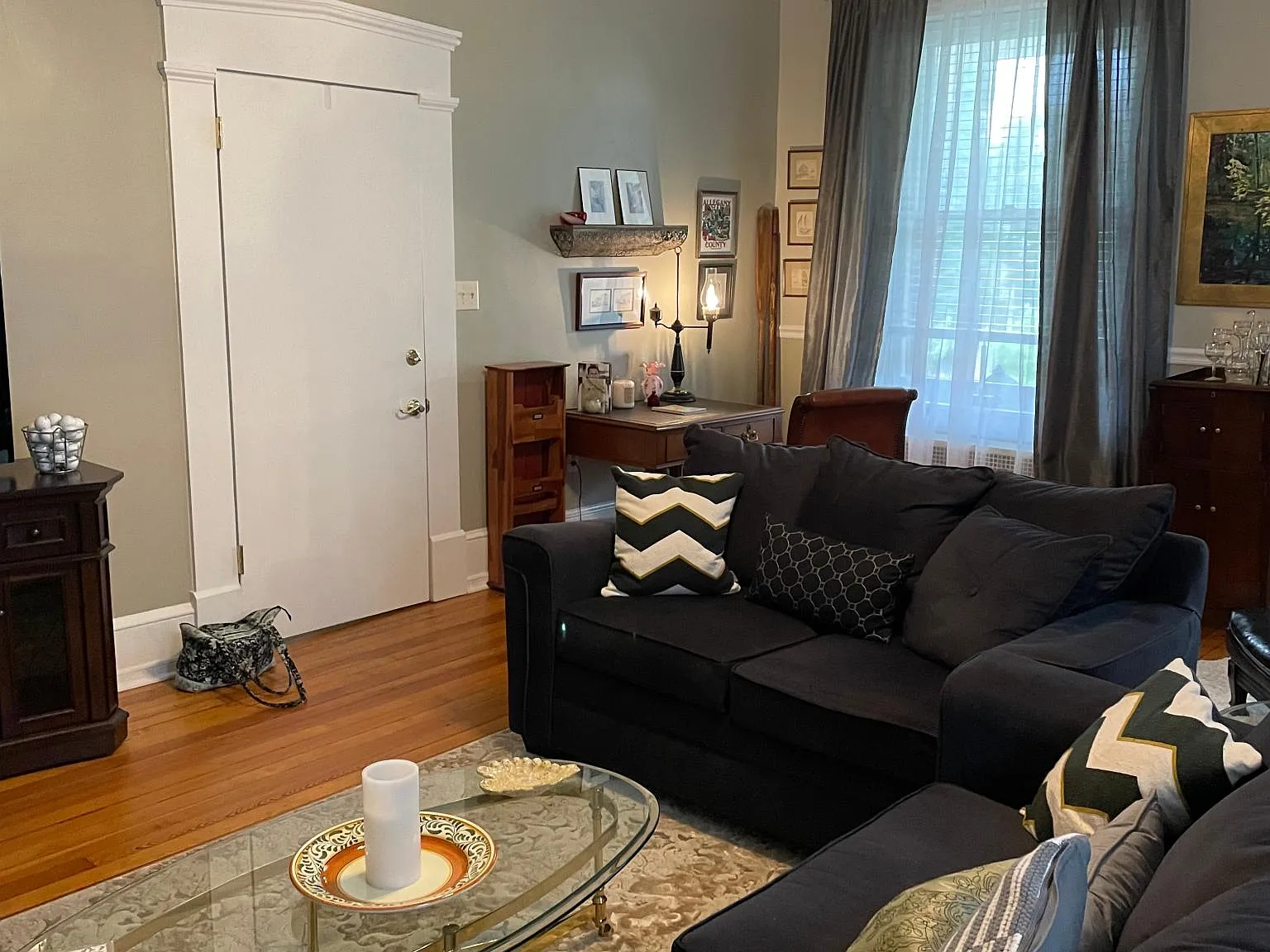2 bed, 1.5 bath, 1800 sqft, $1,900 — Photo 2