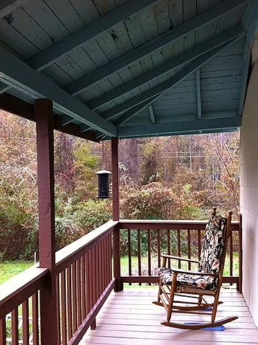 221 Edgewood Rd S — Photo 3
