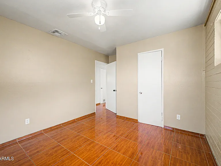 1823 E Sunland Ave — Photo 16