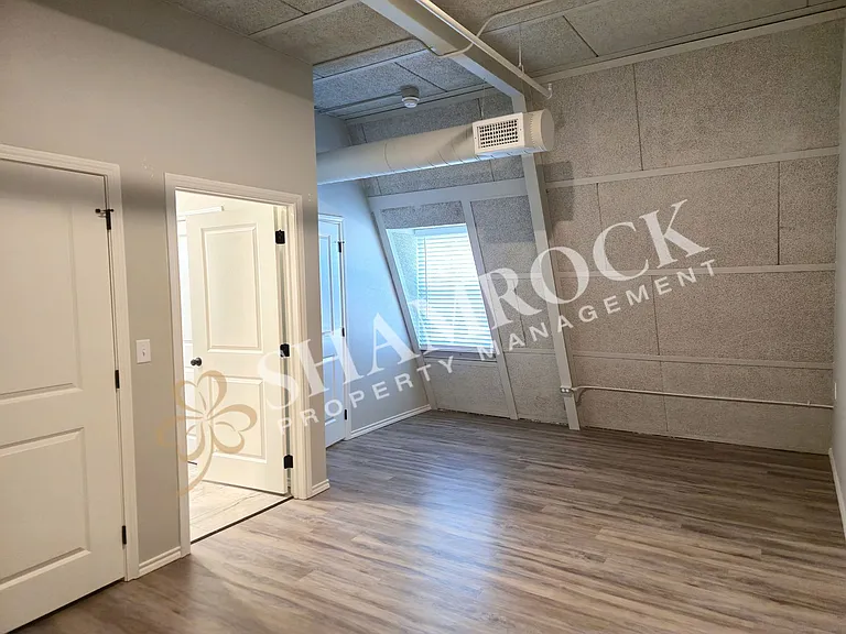 701 N New Rd #201 — Photo 10