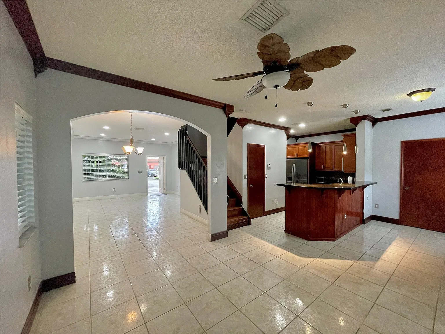 3 bed, 2.5 bath, 1337 sqft, $3,100 — Photo 3