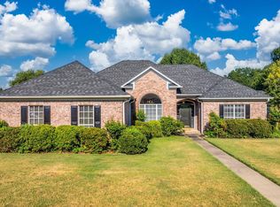 1325 Clarence Dr, Conway, AR 72034