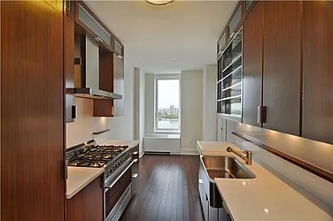 Rented by R New York