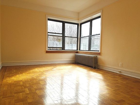 5th image of 4141 46th St APT 6R