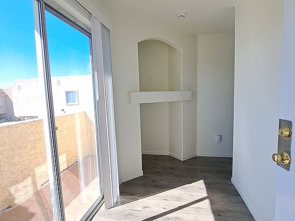 4th image of 2028 Venus Ave APT D