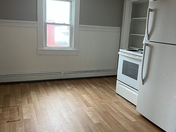 4th image of 35 Wells St #2