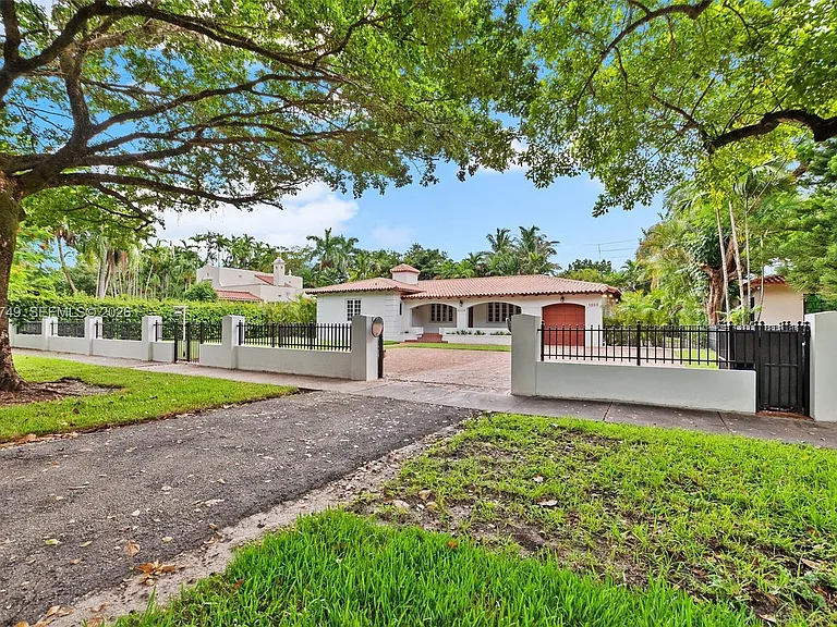 1808 Granada Blvd — Photo 34