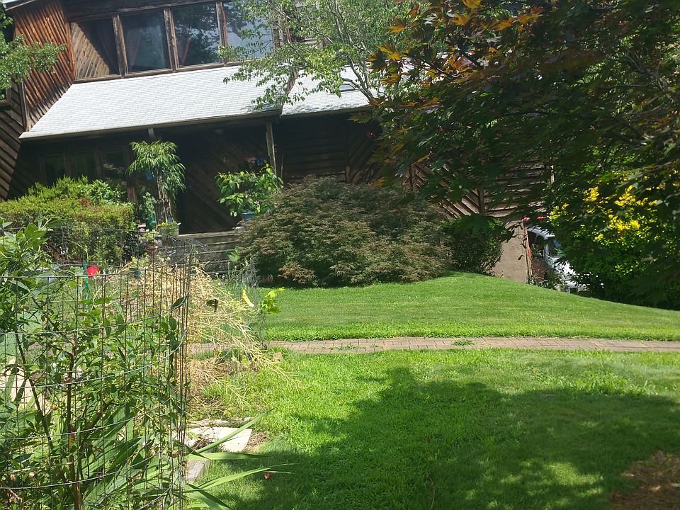 2nd image of 1460 Alison Jane Ln NE