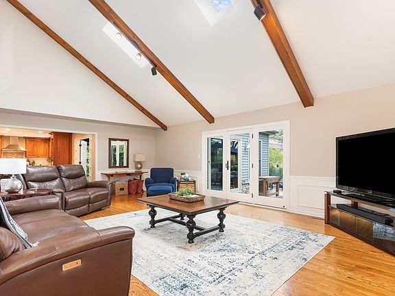5th image of 1385 Ginger Ln