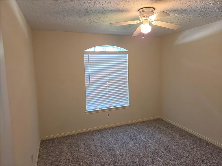15114 Farndale Dr — Photo 14
