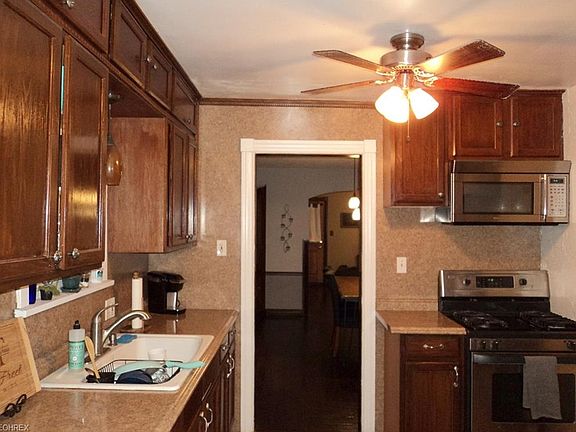 5th image of 17205 Milburn Ave