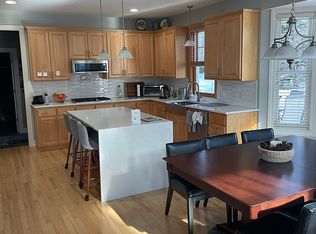 9245 Preston Pl, Eden Prairie, MN 55347