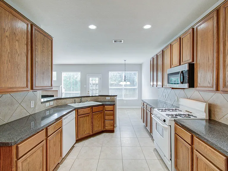 19107 Dawntreader Dr — Photo 19