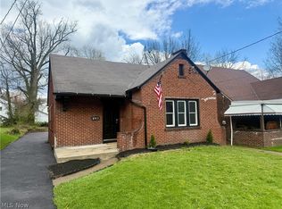 138 Roslyn Dr, Youngstown, OH