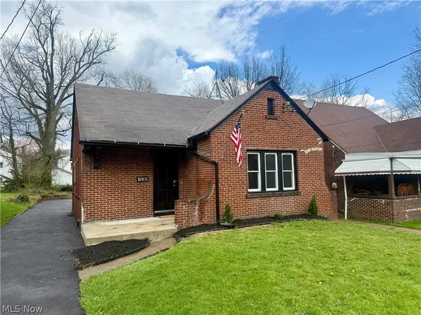 138 Roslyn Dr, Youngstown, OH 44505