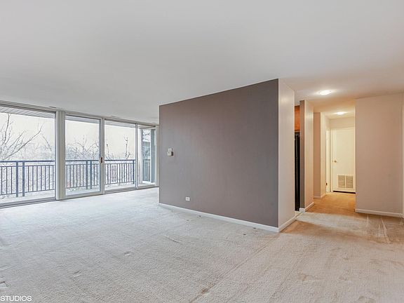 4th image of 6010 Oakwood Dr APT 5J