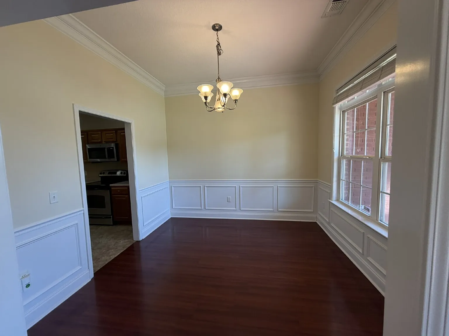4 bed, 3.0 bath, 2676 sqft, $2,475 — Photo 4