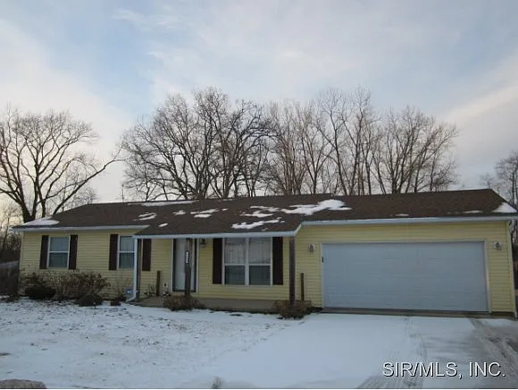 3608 Valley Dr photo 1