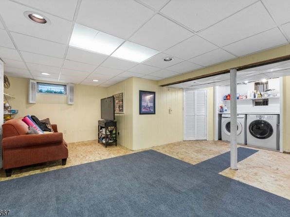 2 Carla Ct, Rockaway Twp., NJ 07866