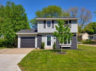 8979 Golden Valley Dr, Norwalk, IA 50211