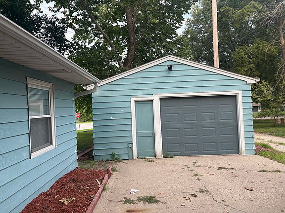 2nd image of 1208 N 4th St