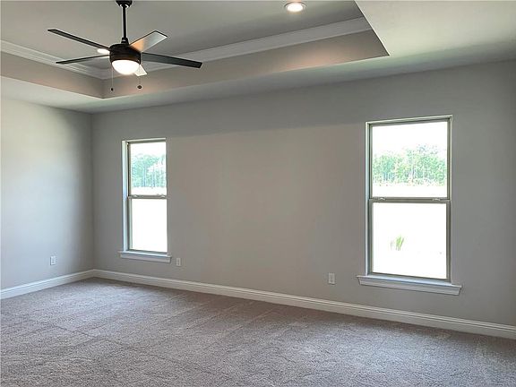 5th image of 44201 Lake Willow Rd