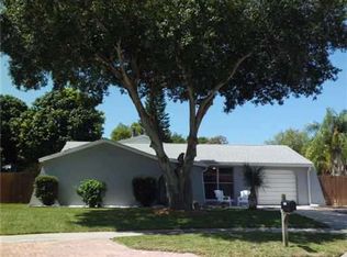 11976 Temple Ct, Seminole, FL 33772