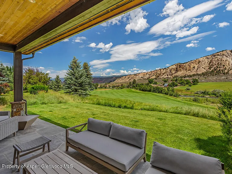 138 Club Lodge Dr — Photo 43