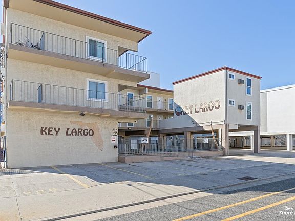 2nd image of 320 E Wildwood Ave #306