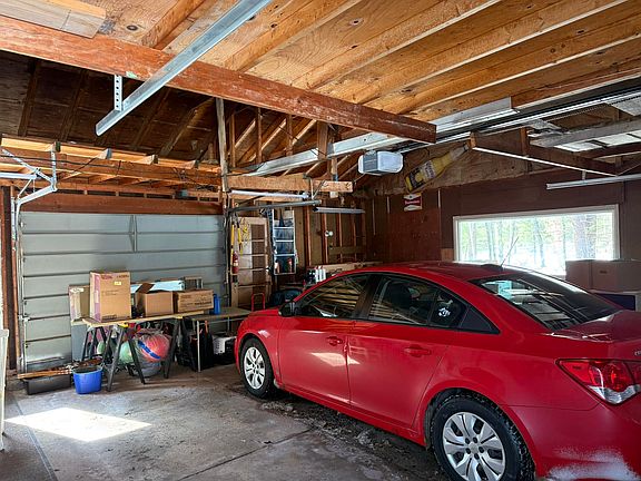 3rd image of 8493 W Five Mile Rd