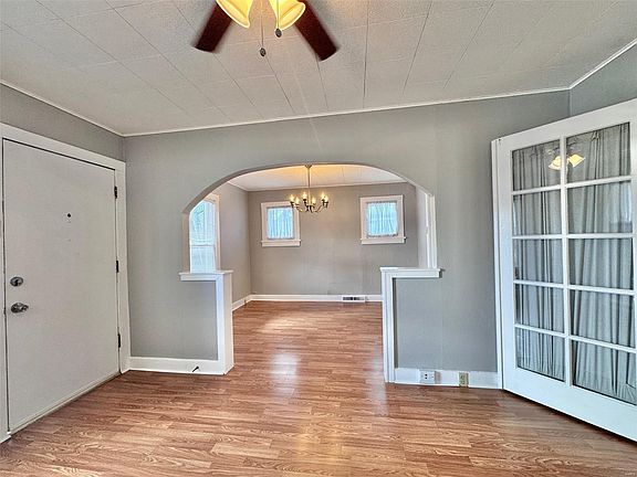 3rd image of 5825 W Park Ave