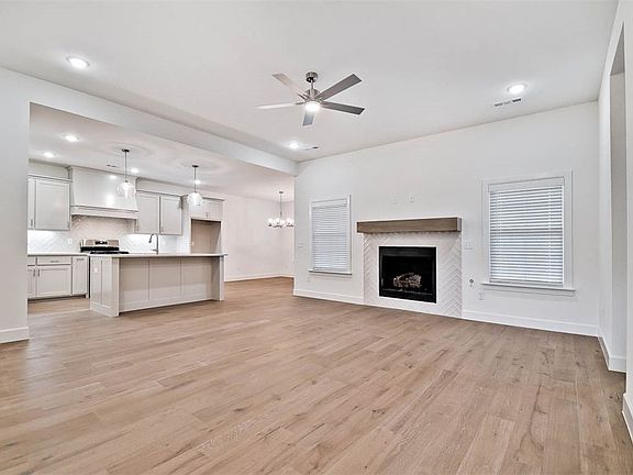 2nd image of 29 Lockhart Ln