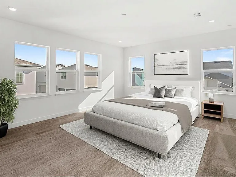 10133 Peebles St — Photo 10