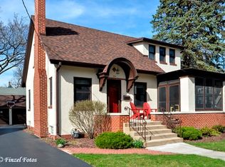 354 W Crystal Lake Ave, Crystal Lake, IL 60014