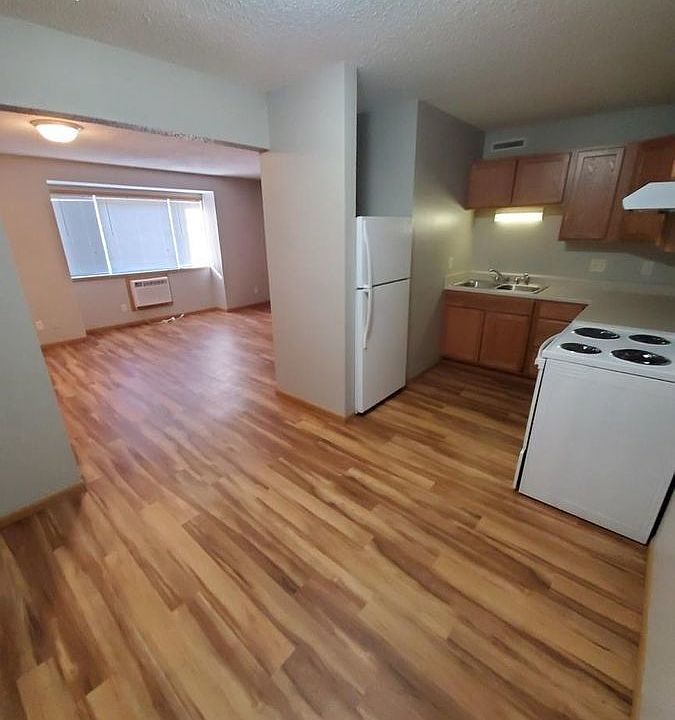 1st image of 225 Ash St APT 17