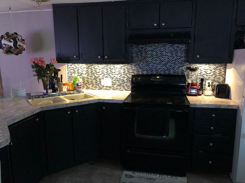 1st image of 17 Robin Dr