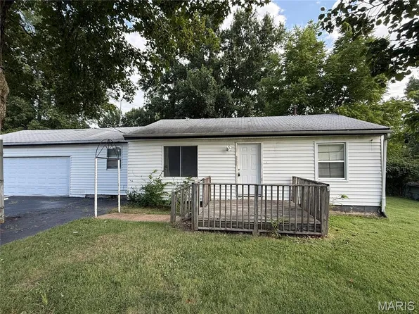 4105 Faredale Ln, Saint Charles, MO 63304