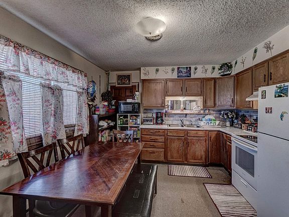 4th image of 3025 W Omaha St