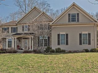 8055 Darbys Run, Chagrin Falls, OH 44023
